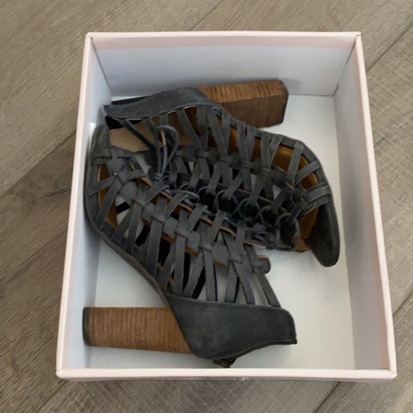 Not Rated Jacey Caged Lace Up Heel - Picture 7 of 9